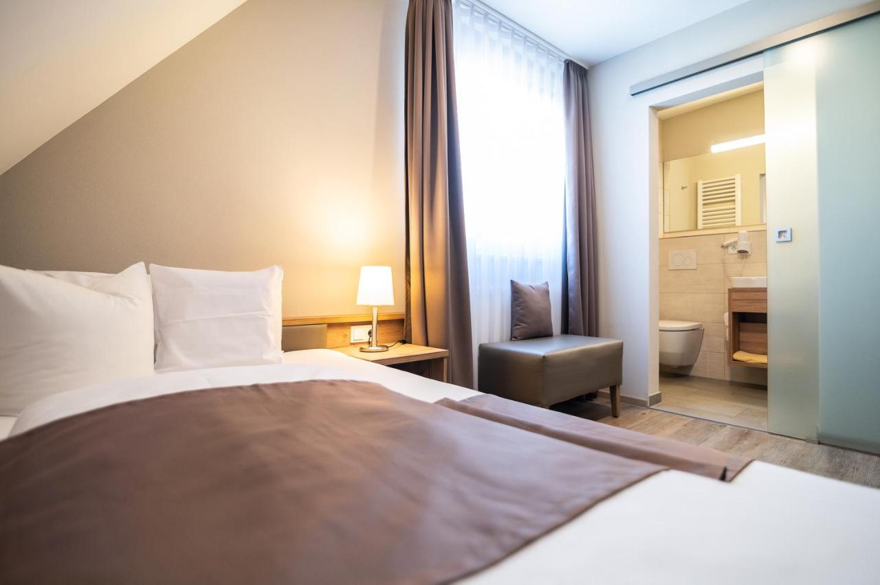 Leutershausen  Hotel-Gasthof Neue Post מראה חיצוני תמונה