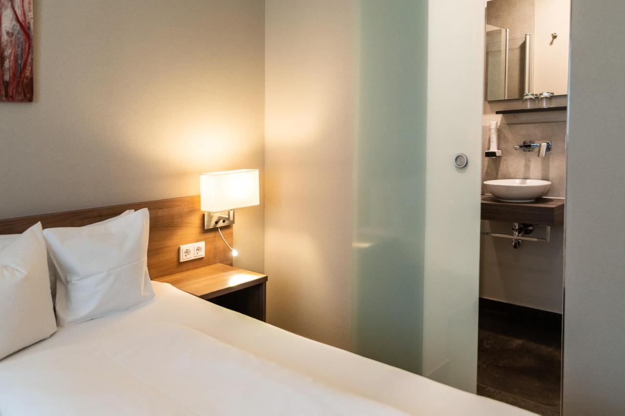 Leutershausen  Hotel-Gasthof Neue Post מראה חיצוני תמונה