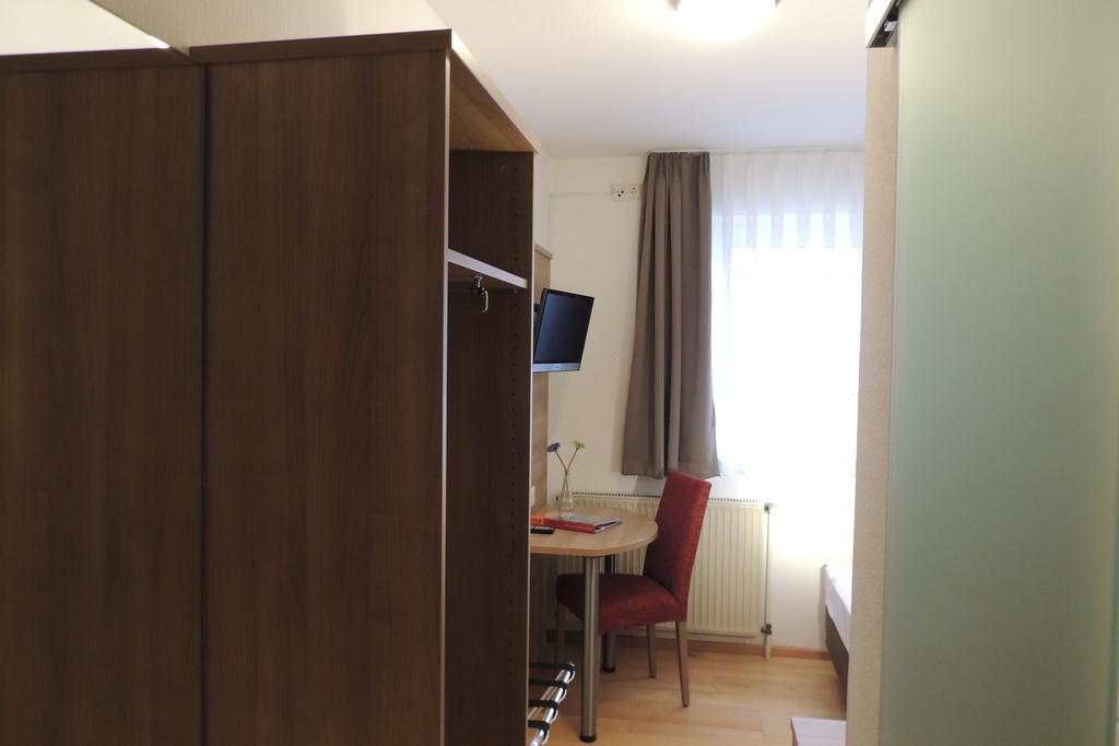 Leutershausen  Hotel-Gasthof Neue Post חדר תמונה