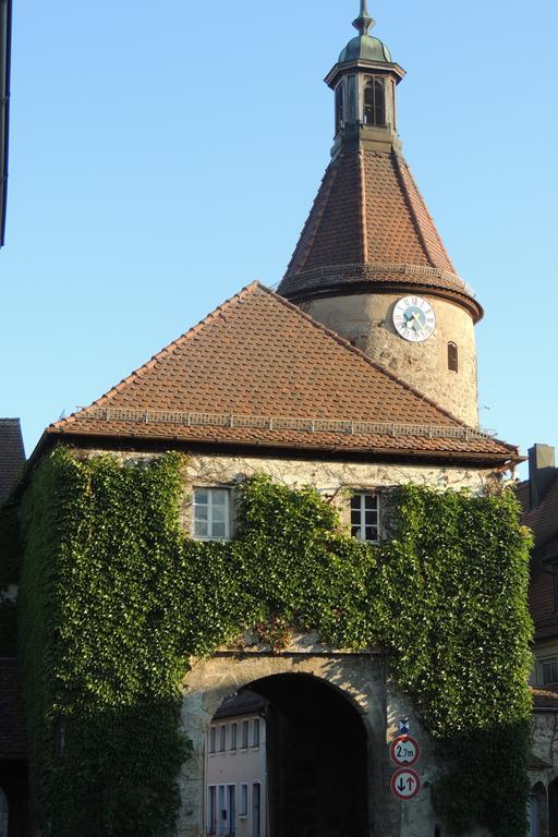 Leutershausen  Hotel-Gasthof Neue Post מראה חיצוני תמונה