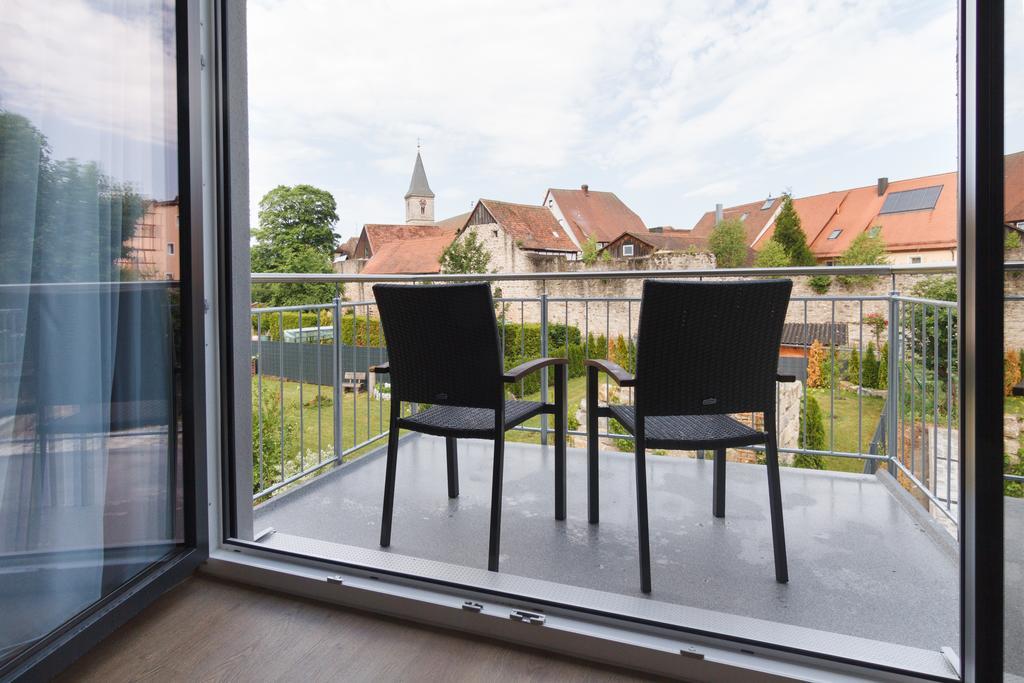 Leutershausen  Hotel-Gasthof Neue Post מראה חיצוני תמונה