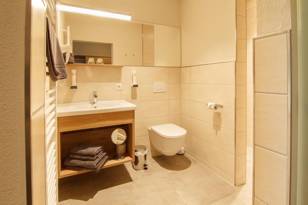 Leutershausen  Hotel-Gasthof Neue Post מראה חיצוני תמונה