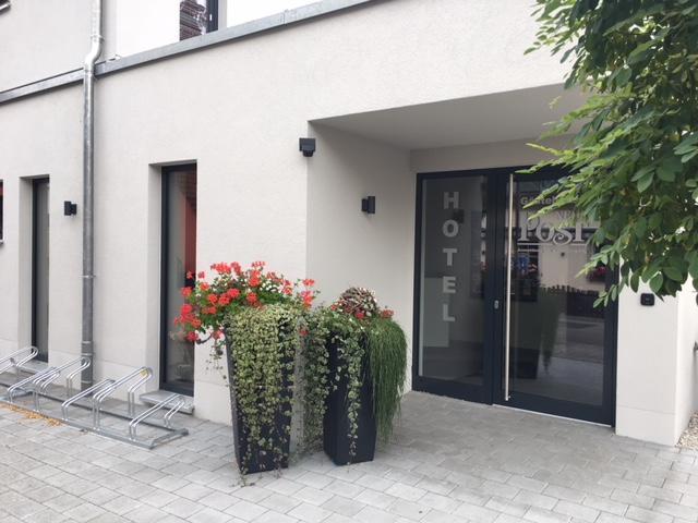 Leutershausen  Hotel-Gasthof Neue Post מראה חיצוני תמונה