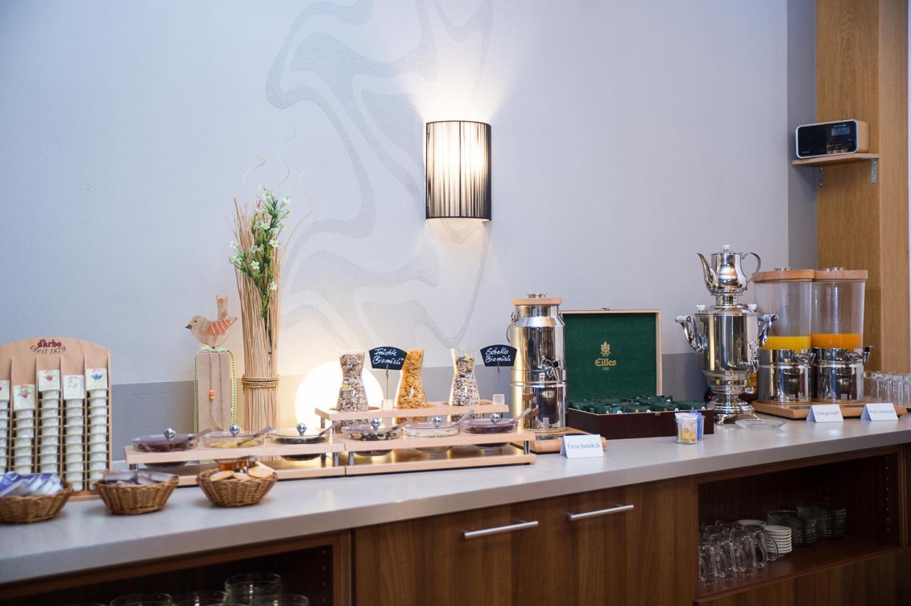 Leutershausen  Hotel-Gasthof Neue Post מראה חיצוני תמונה