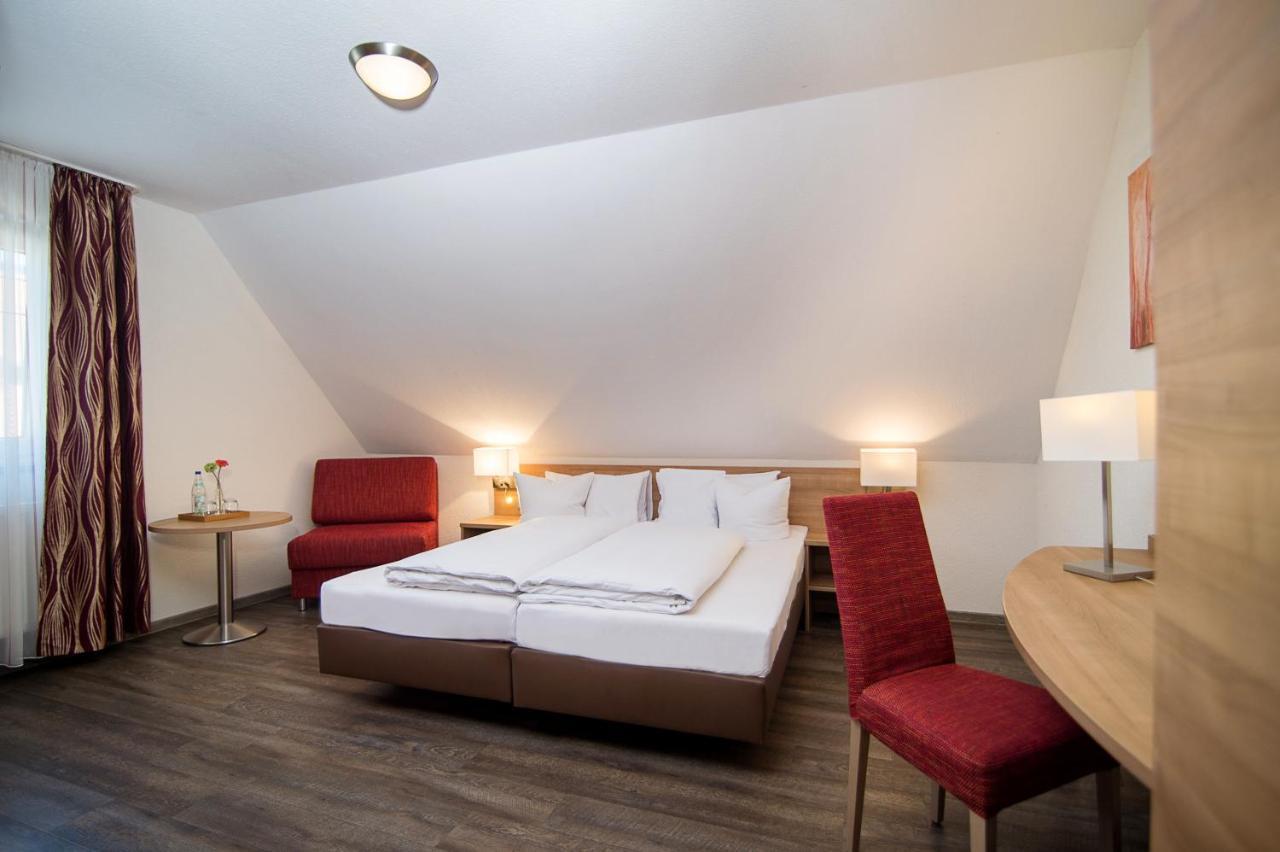 Leutershausen  Hotel-Gasthof Neue Post מראה חיצוני תמונה