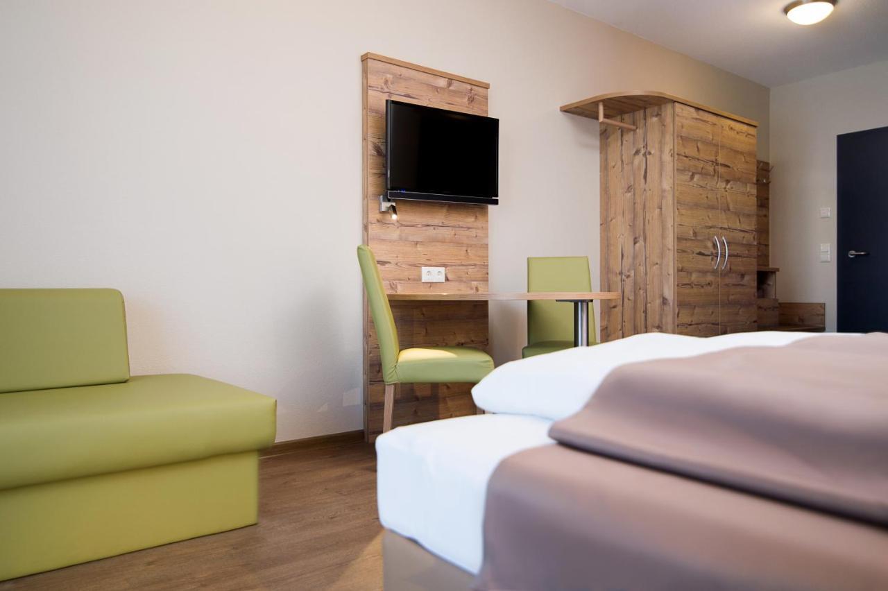 Leutershausen  Hotel-Gasthof Neue Post מראה חיצוני תמונה