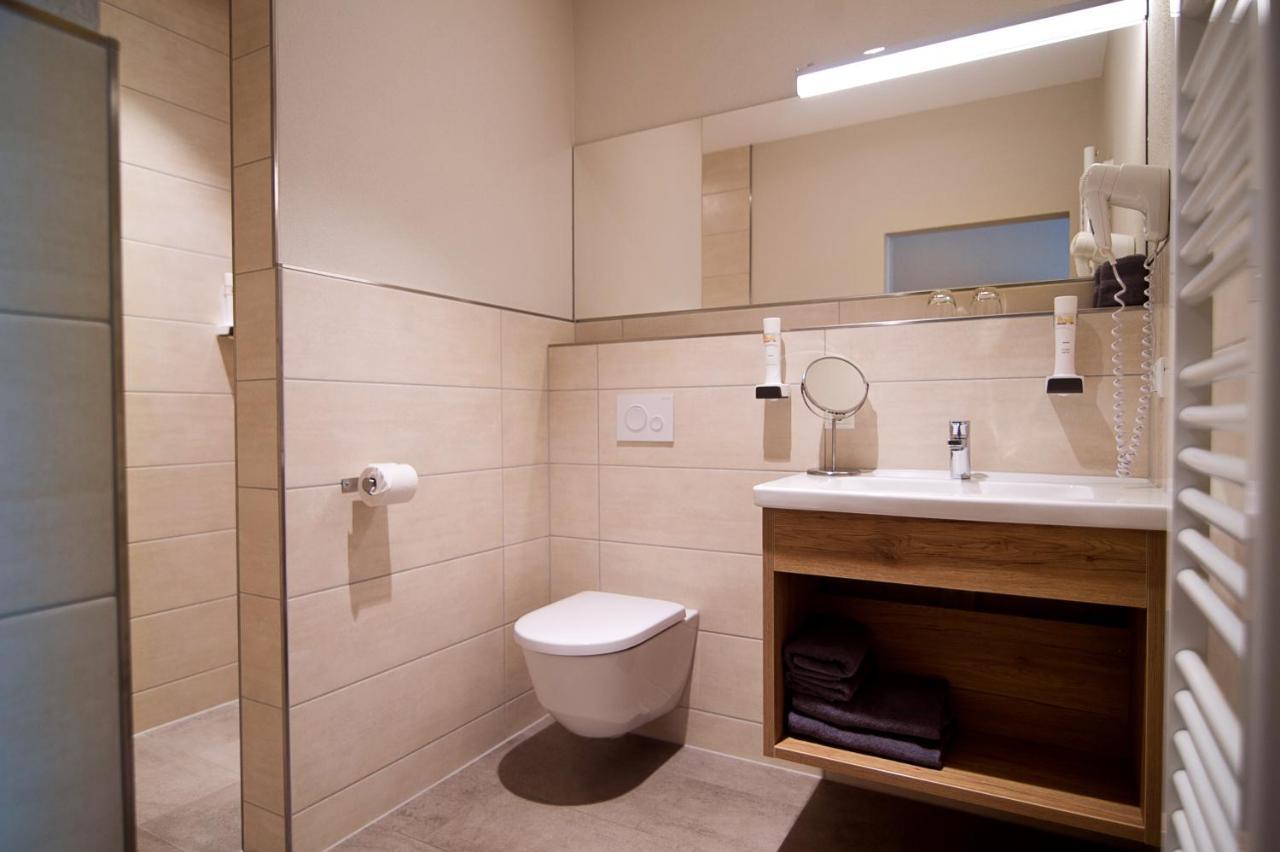 Leutershausen  Hotel-Gasthof Neue Post מראה חיצוני תמונה