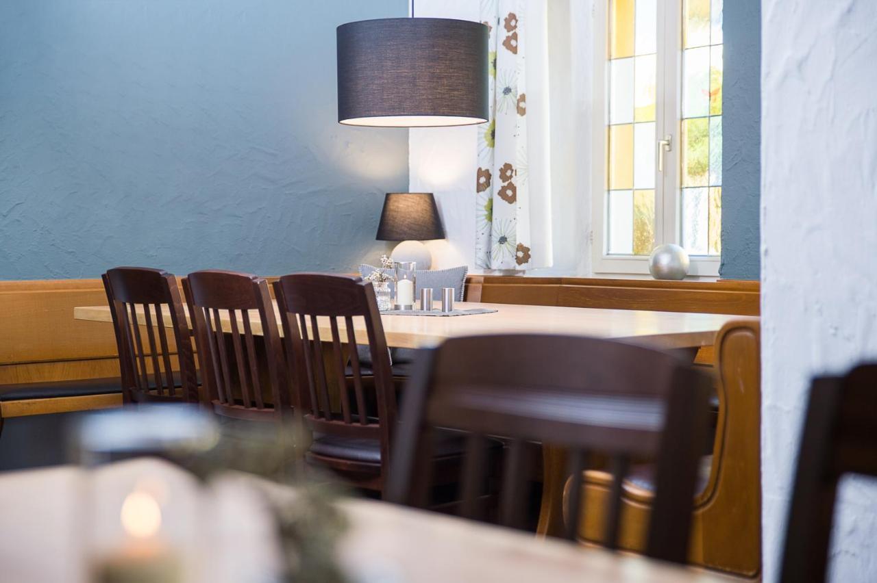 Leutershausen  Hotel-Gasthof Neue Post מראה חיצוני תמונה
