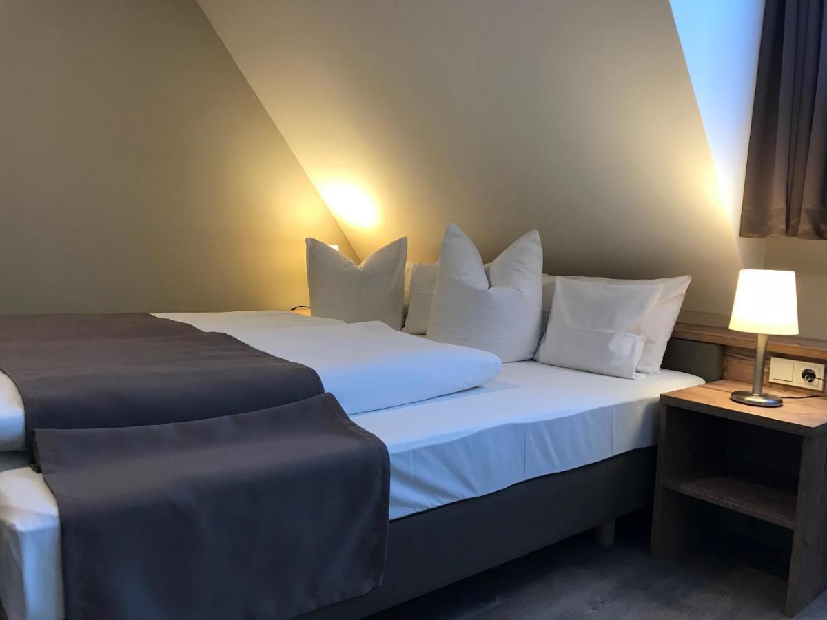 Leutershausen  Hotel-Gasthof Neue Post מראה חיצוני תמונה